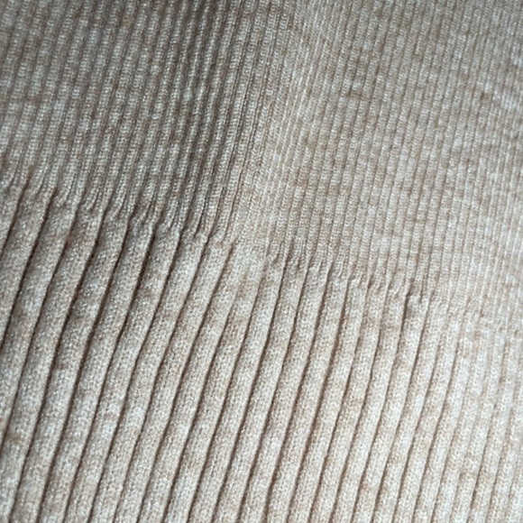 DAY & NIGHT CREAM COLORED RIBBED MEDIUM CROP LONG SLEEVE SWEATER, SIZE S - Picture 4 of 5